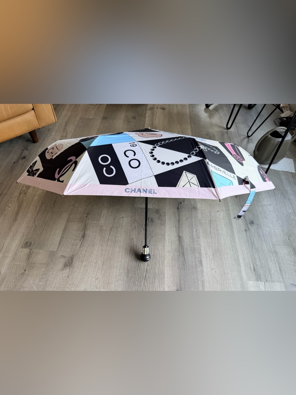 NEW w Box Stylish Chanel Themed Automatic Folding Umbrella w Iconic Brand Motifs - Picture 9 of 14